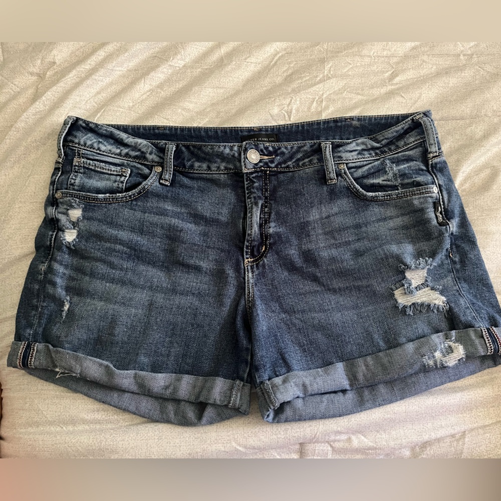 Silver jeans co boyfriend denim shorts size 16